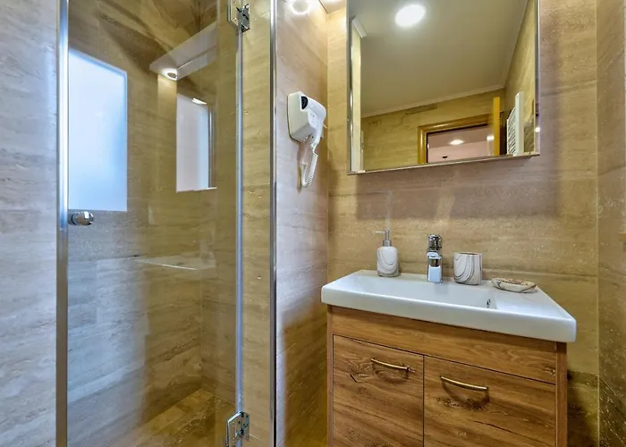 Lux Trajkovic * זלאטיבור